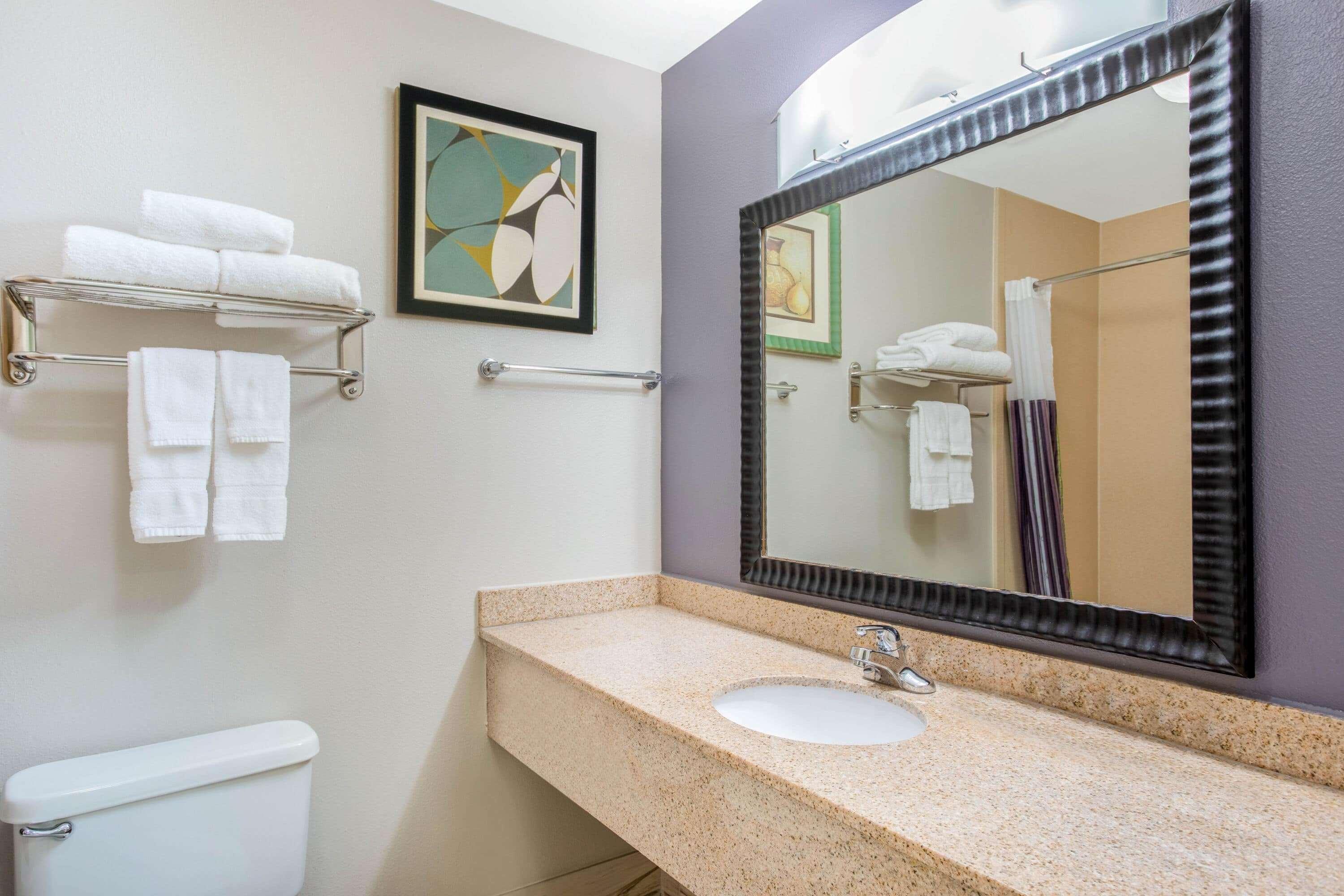 La Quinta Inn & Suites Fultondale Bagian luar foto