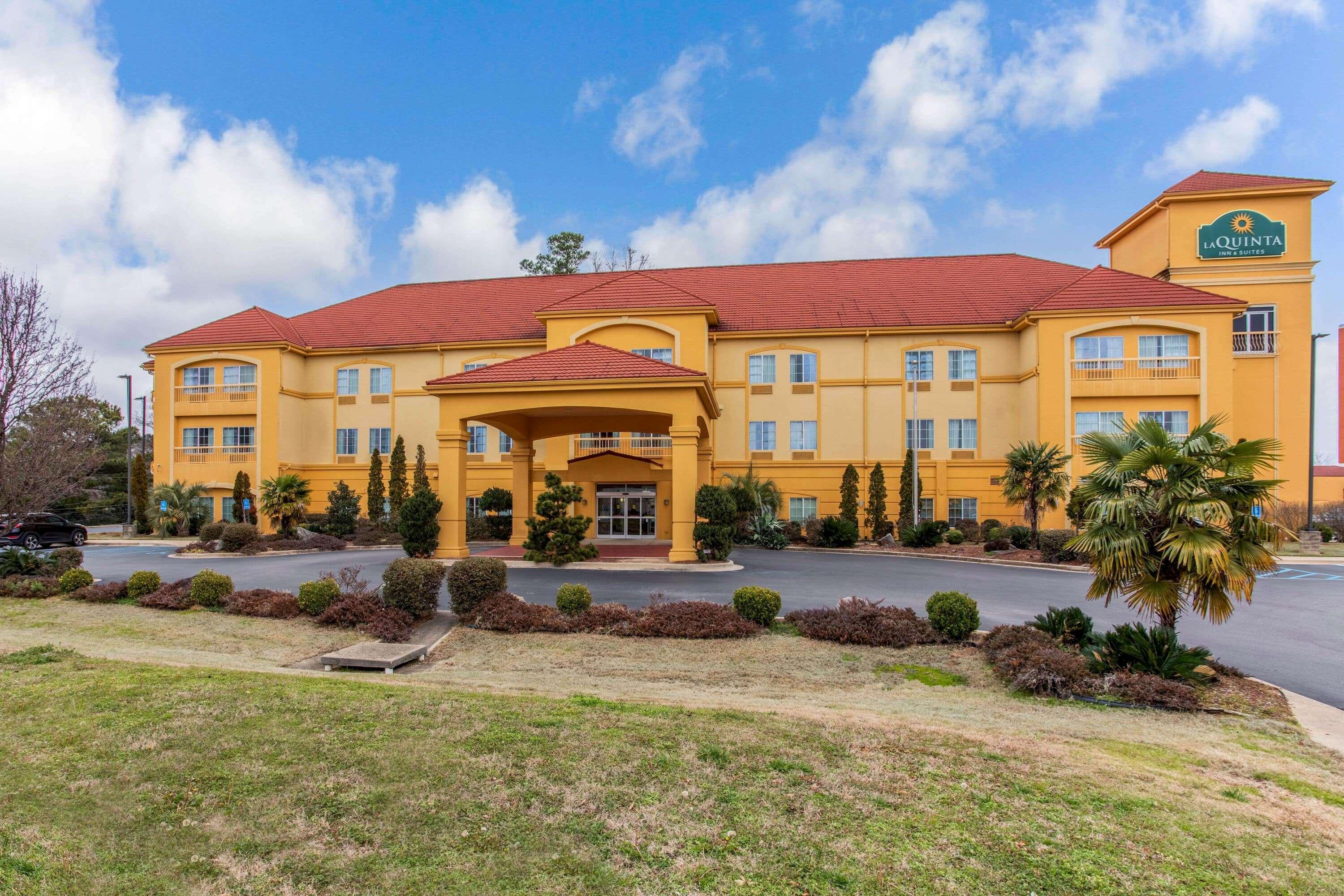 La Quinta Inn & Suites Fultondale Bagian luar foto