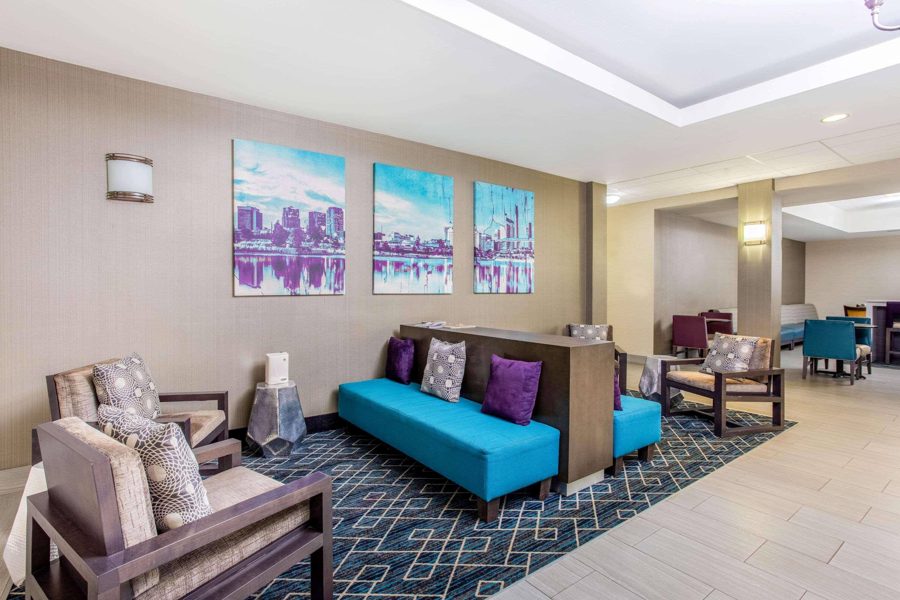 La Quinta Inn & Suites Fultondale Bagian luar foto