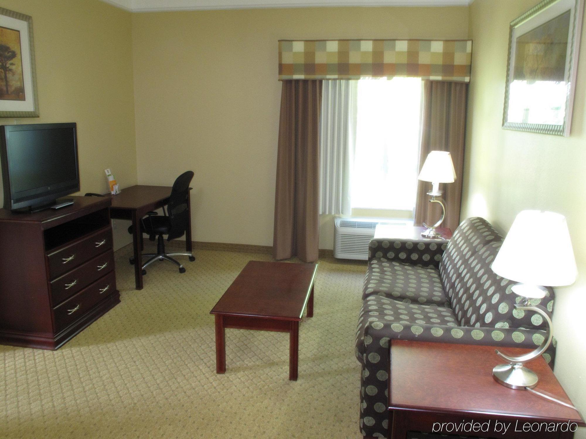 La Quinta Inn & Suites Fultondale Ruang foto