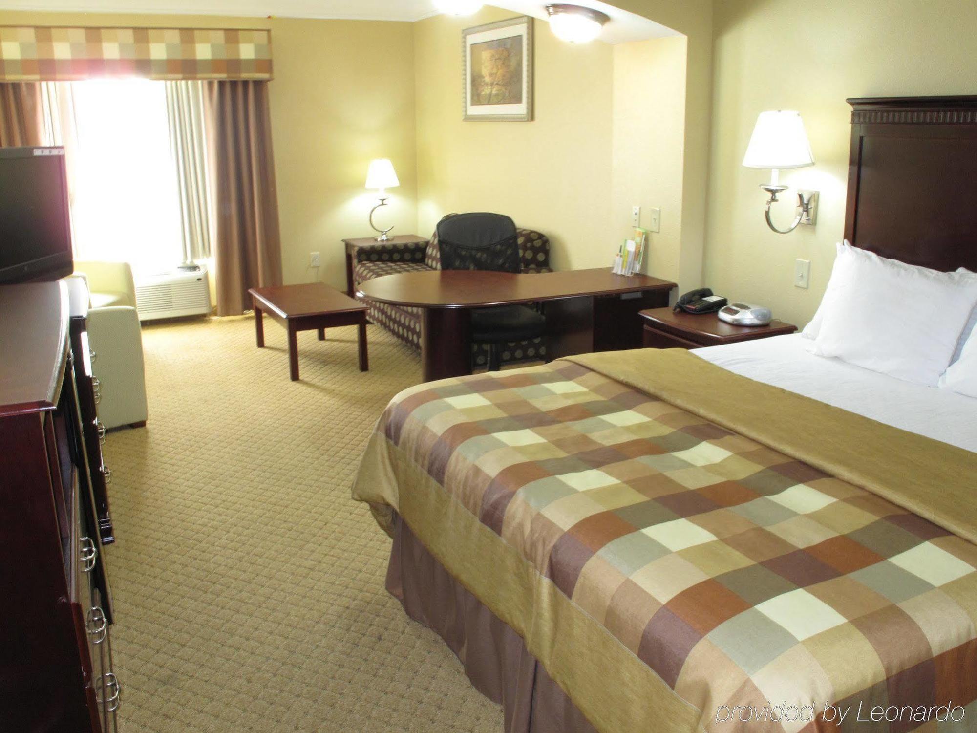 La Quinta Inn & Suites Fultondale Bagian luar foto